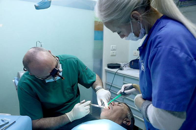 Rehabilitation on multiple dental implants